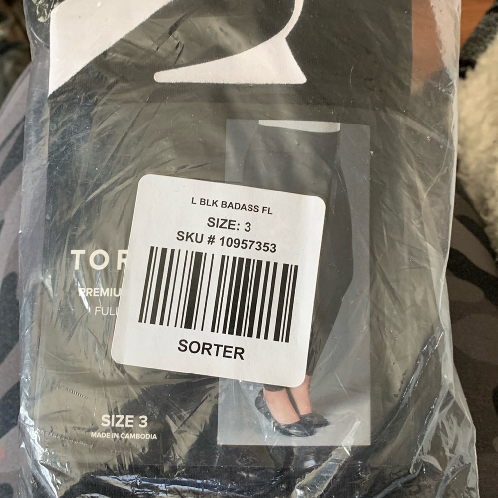 Torrid size 3 NWT leggings